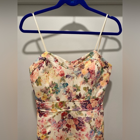 Emerald Sundae Cream Floral Fitted Midi Dress - Size 9 - Picture 9 of 13
